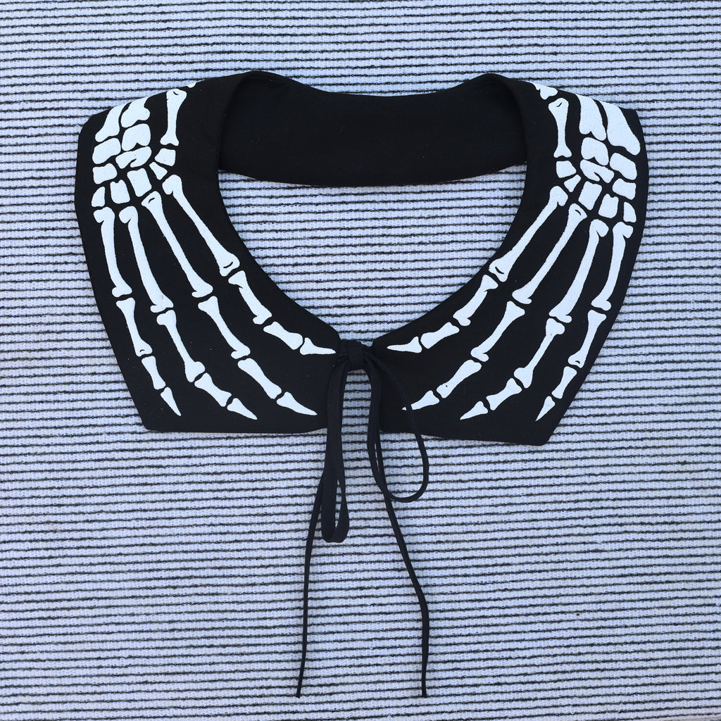skeleton hands collar