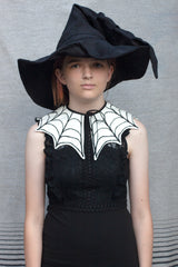 spiderweb chain stitched collar