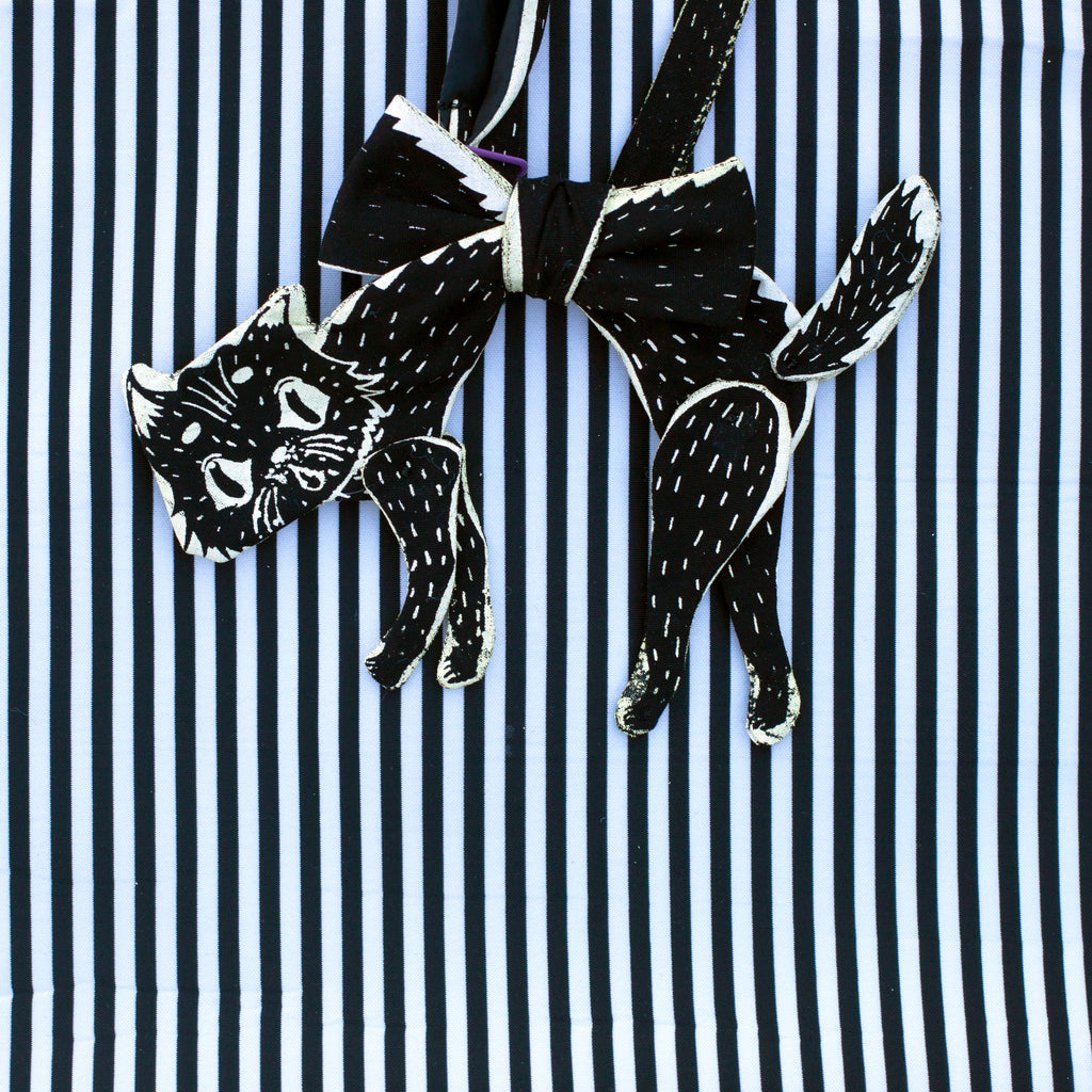Scaredy cat bow tie