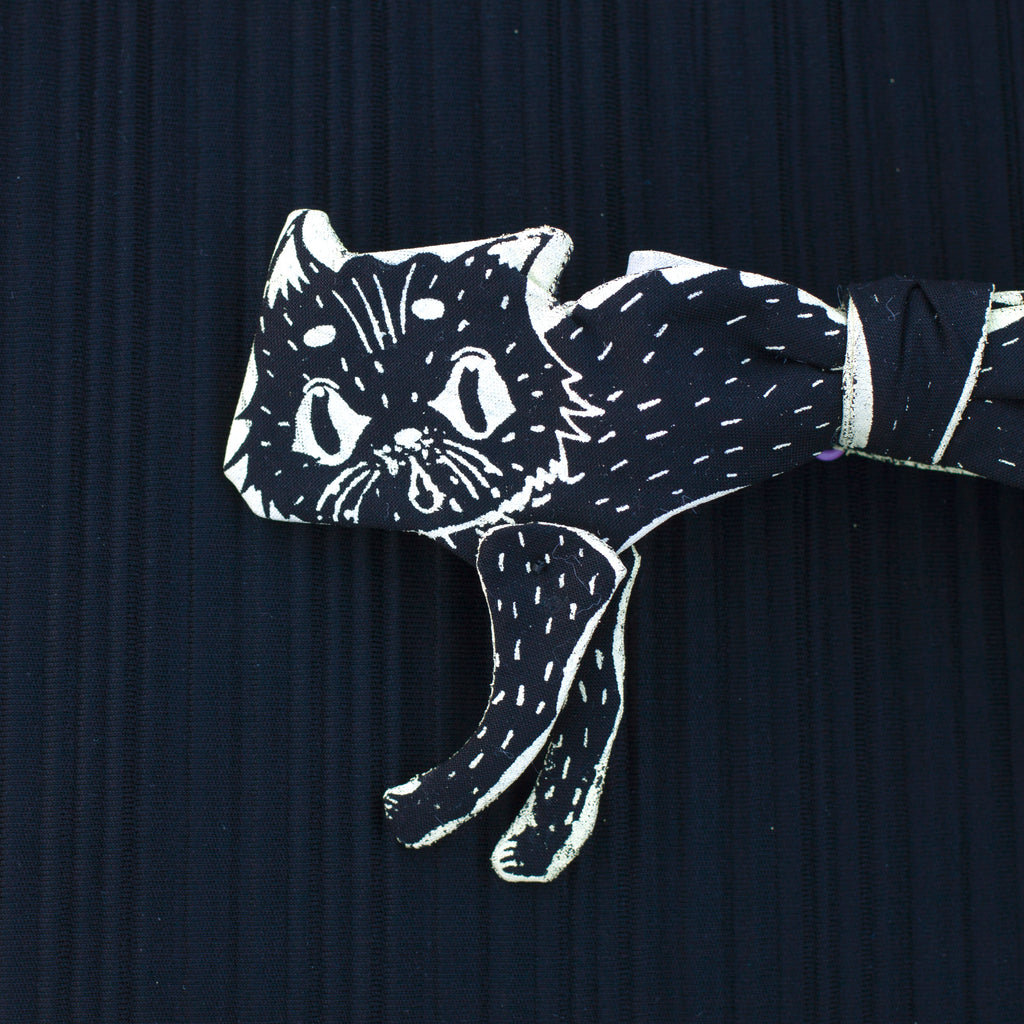 Scaredy cat bow tie